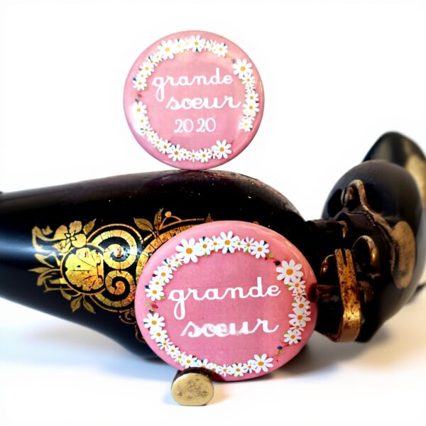 Badge magnet miroir personnalisable couronne fleurie